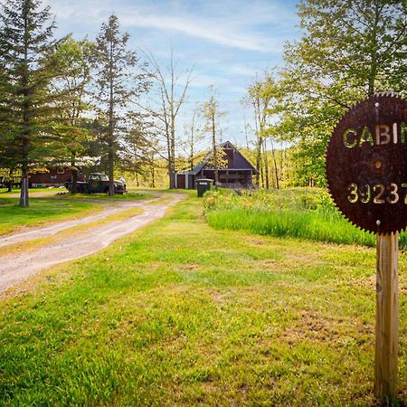 Cozy Cabin With Hottub At Cloverdale Cabins ฮินค์ลีย์ ภายนอก รูปภาพ