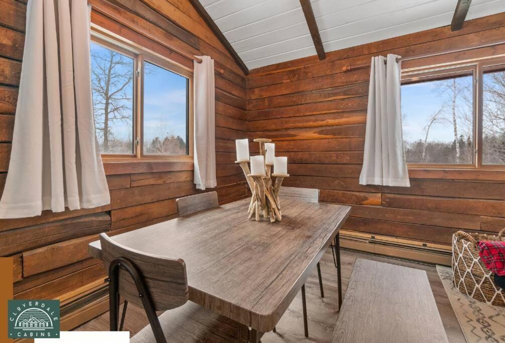 Cozy Cabin With Hottub At Cloverdale Cabins ฮินค์ลีย์ ภายนอก รูปภาพ