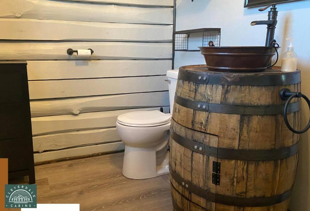 Cozy Cabin With Hottub At Cloverdale Cabins ฮินค์ลีย์ ภายนอก รูปภาพ