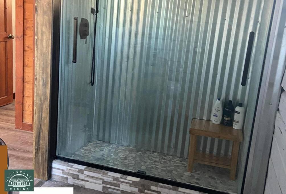 Cozy Cabin With Hottub At Cloverdale Cabins ฮินค์ลีย์ ภายนอก รูปภาพ