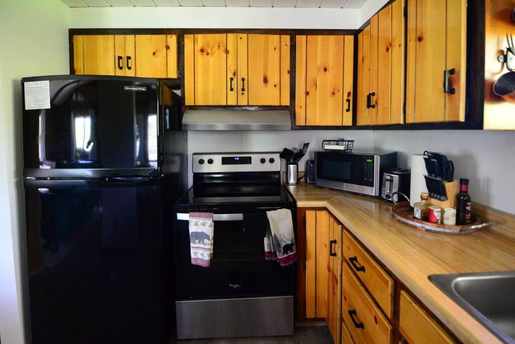 Cozy Cabin With Hottub At Cloverdale Cabins ฮินค์ลีย์ ภายนอก รูปภาพ