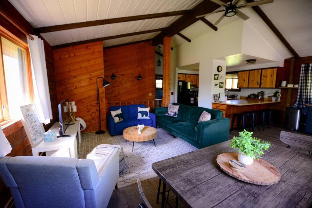 Cozy Cabin With Hottub At Cloverdale Cabins ฮินค์ลีย์ ภายนอก รูปภาพ