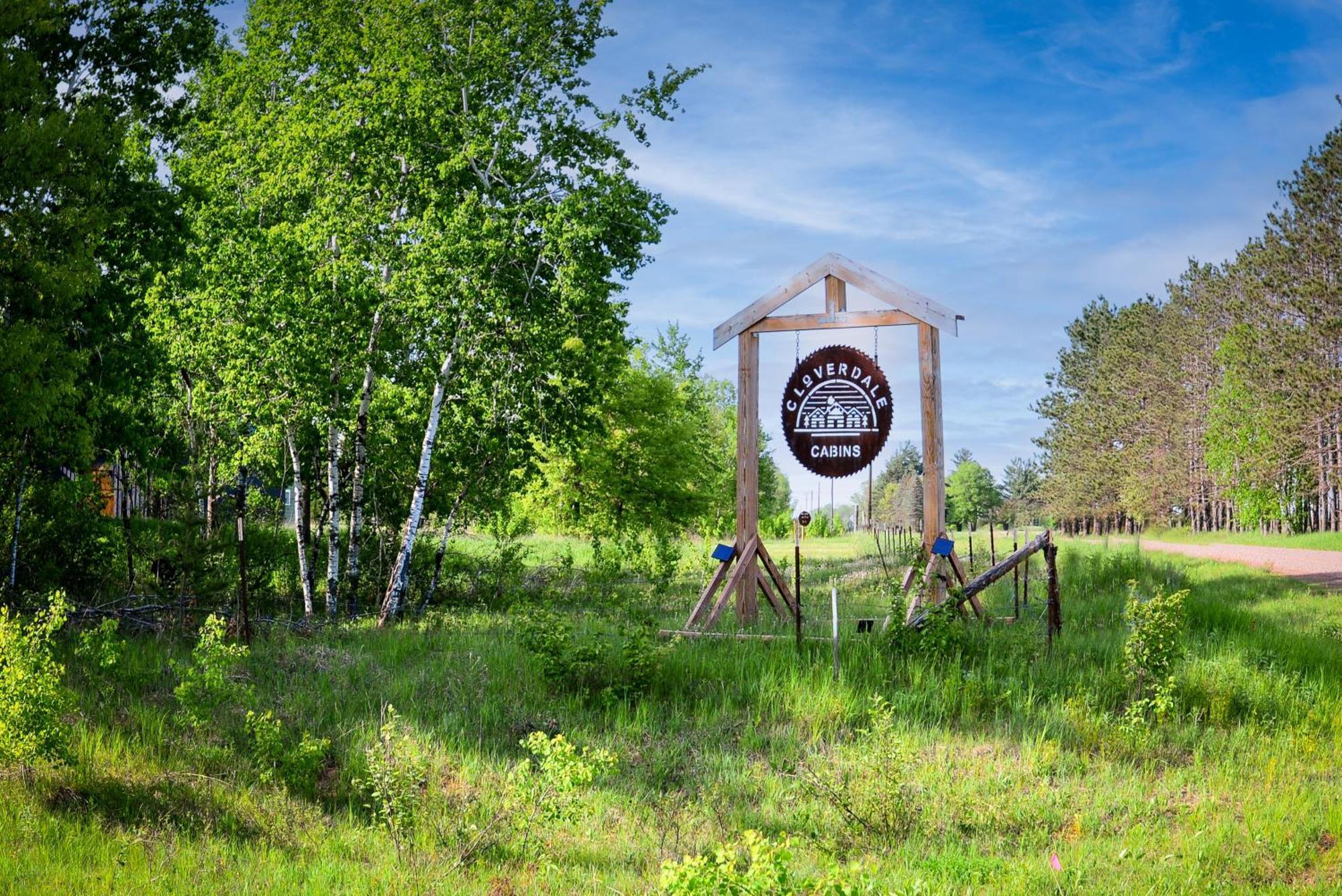Cozy Cabin With Hottub At Cloverdale Cabins ฮินค์ลีย์ ภายนอก รูปภาพ