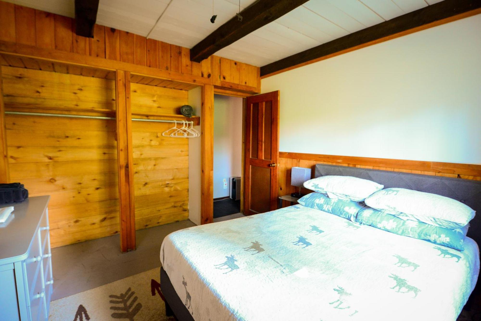 Cozy Cabin With Hottub At Cloverdale Cabins ฮินค์ลีย์ ภายนอก รูปภาพ