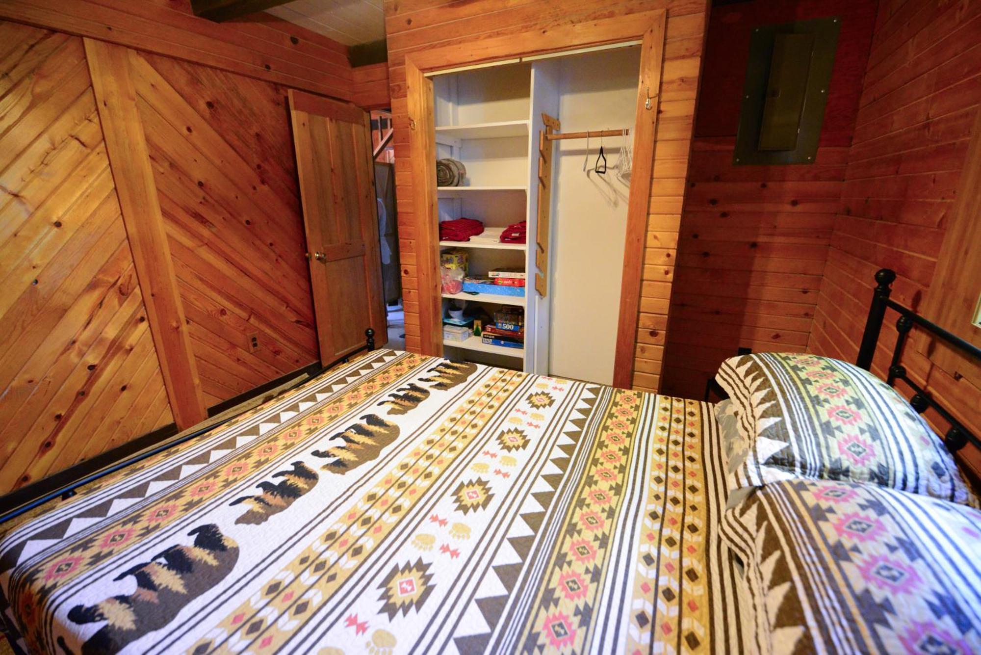 Cozy Cabin With Hottub At Cloverdale Cabins ฮินค์ลีย์ ภายนอก รูปภาพ